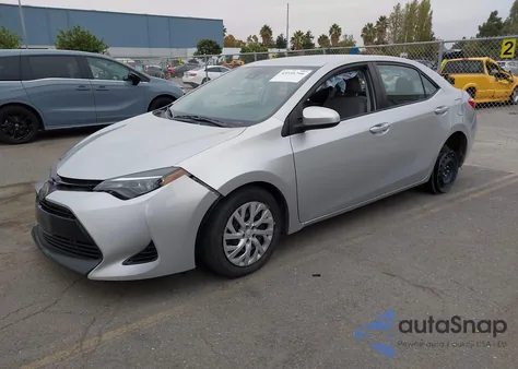 2017 Toyota Corolla Le z USA, uszkodzony, nr VIN 2T1BURHE9HC960646